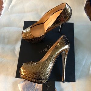 Giuseppe Zanotti Sharon Bronze Gold pumps - New